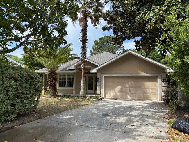 Building Photo - 224 Talquin Cove