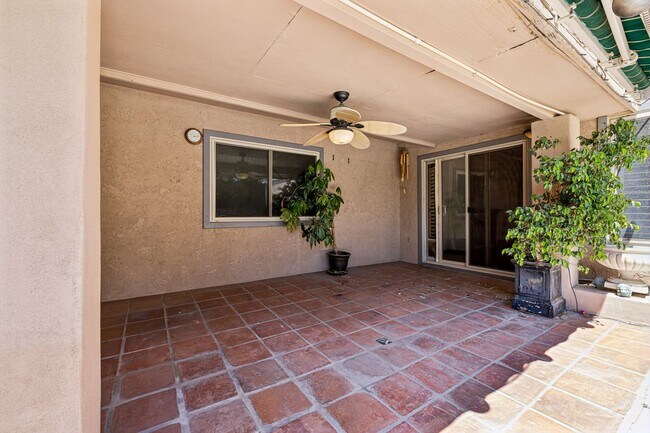 Building Photo - 3 Bed / 2 Bath Home with Bonus Room, Pool ...