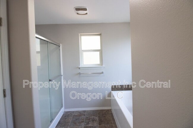 Building Photo - 20278 Knightsbridge Pl