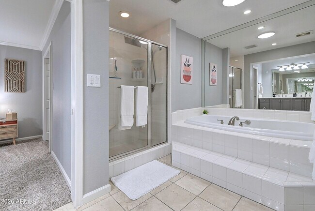 Building Photo - 1027 W 19th St