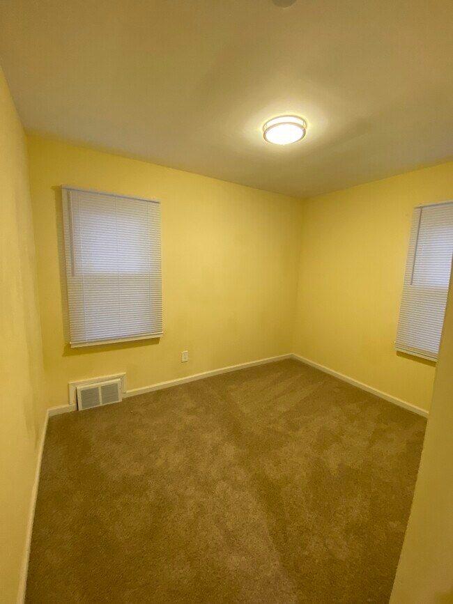 Building Photo - 776 John Daly St