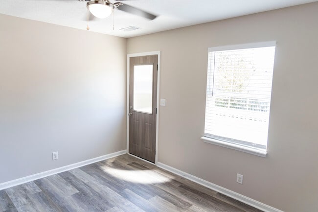 Building Photo - 10504 Pebblestone Cir