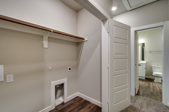 Building Photo - GORGEOUS 2 BEDROOM FOUR PLEX LOCATED IN MIDLOTHIAN ISD!