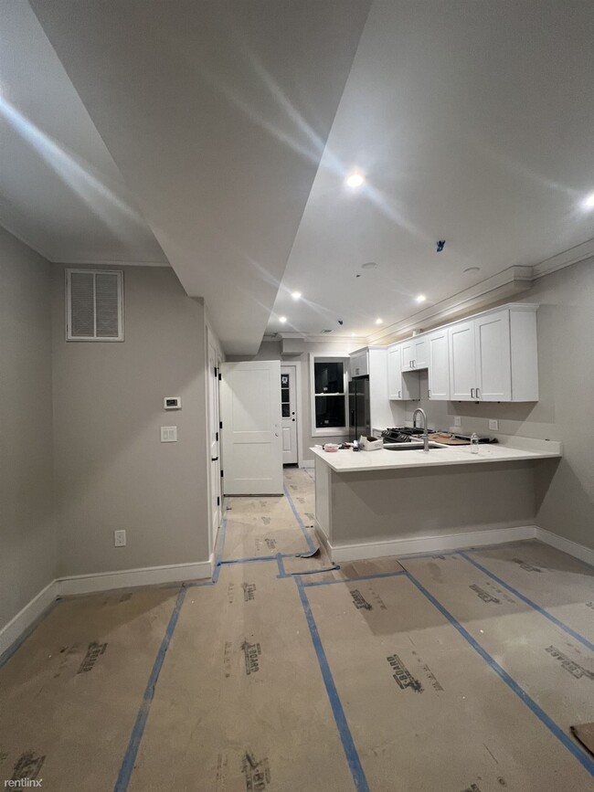 Building Photo - 4 br, 1 bath Condo - 161 Allston St Apt 6E...