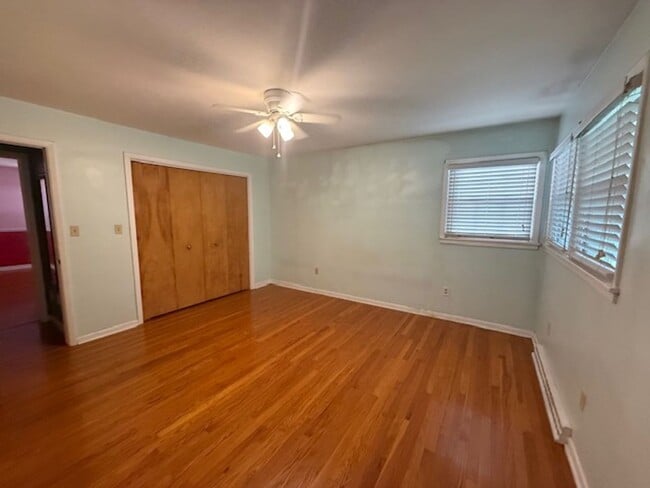 Building Photo - 2125 Brentwood Dr