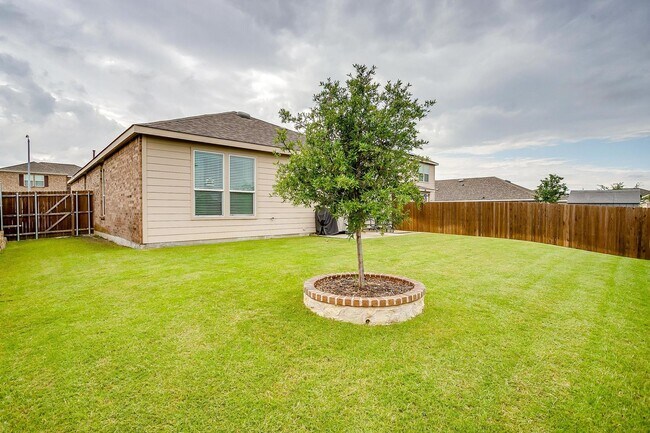 Building Photo - Beautiful Home in Highly Desired Sunset Pointe- 3 Bed, 2 Bath in SW Fort Worth- Crowley ISD- 76123