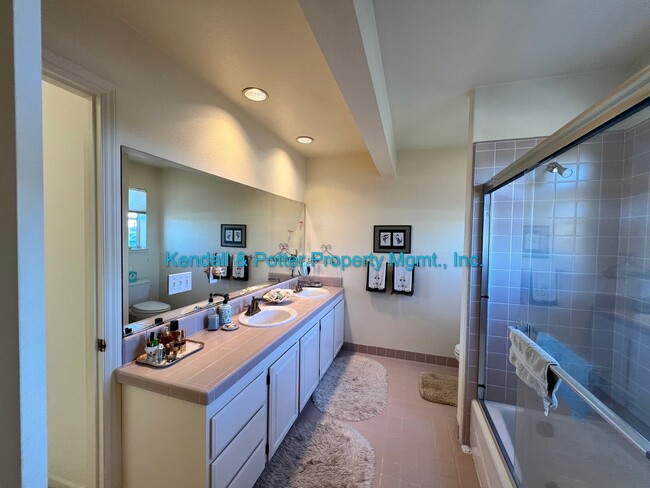 Building Photo - Ocean Views in Seacliff – Furnished 4BR/3B...