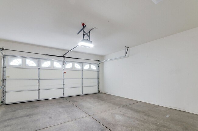 Building Photo - Beautiful, updated, Oro Valley home