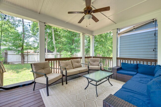 Building Photo - Beautiful 3BE/2.5BA by Invent Communities/...