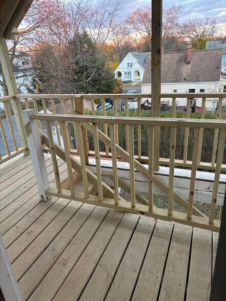 Building Photo - 115 Everett St