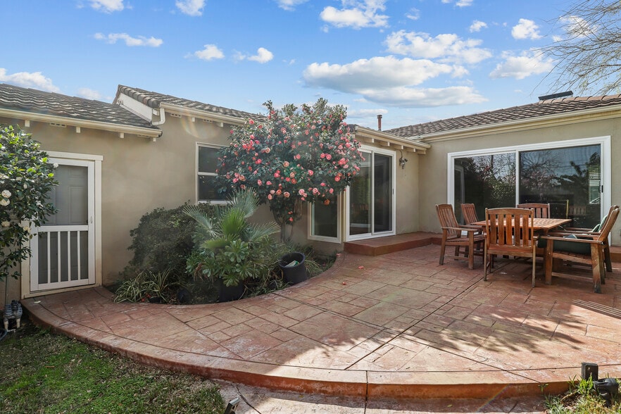 Building Photo - 1524 Coolidge Ave