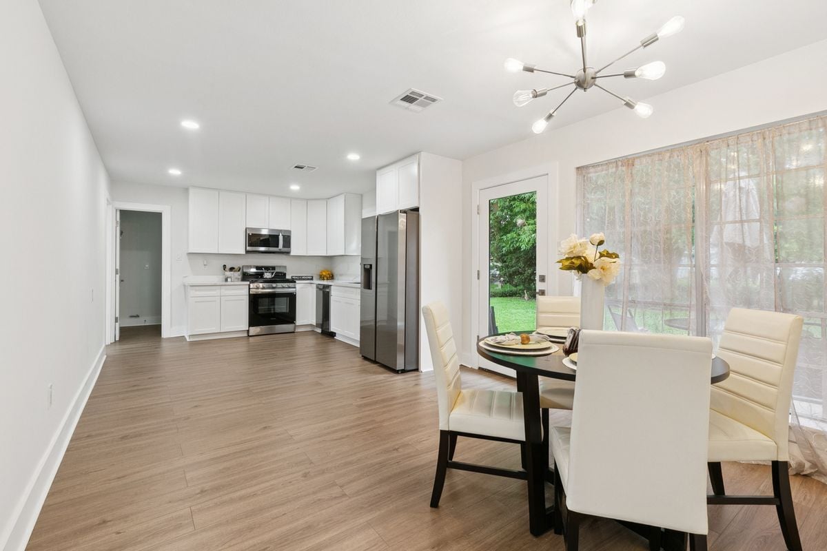 Building Photo - 839 Behrman Ave