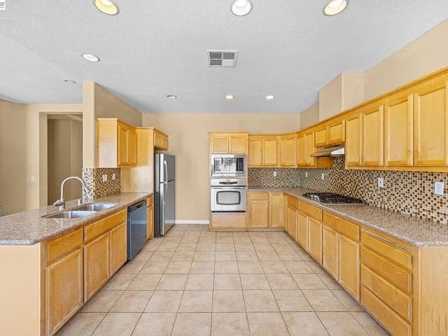 Building Photo - 4528 Wagon Trail Way
