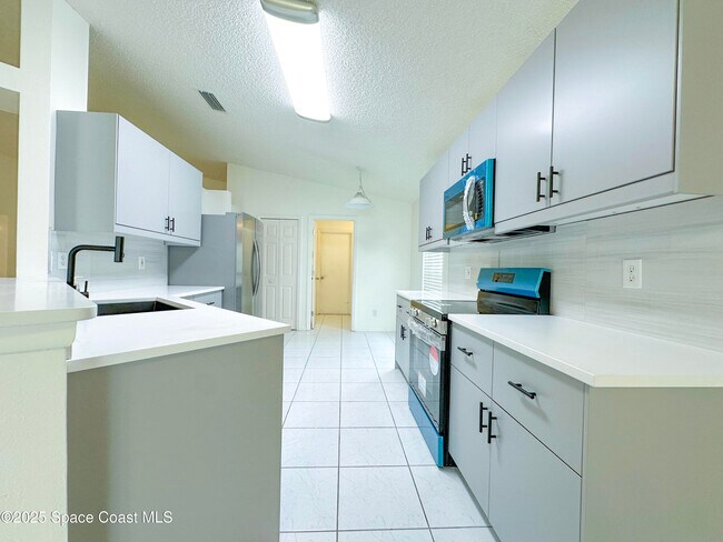 Building Photo - 2406 Deercroft Dr