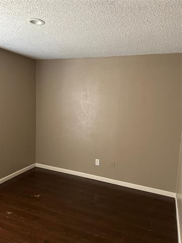 Building Photo - 1910 Whiteoak Dr