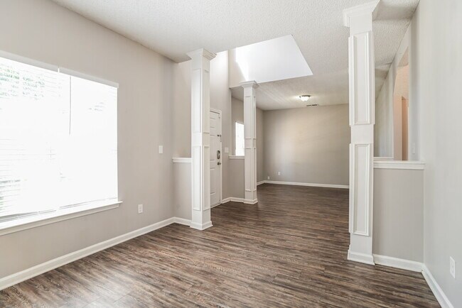 Building Photo - 1715 Harte Cir