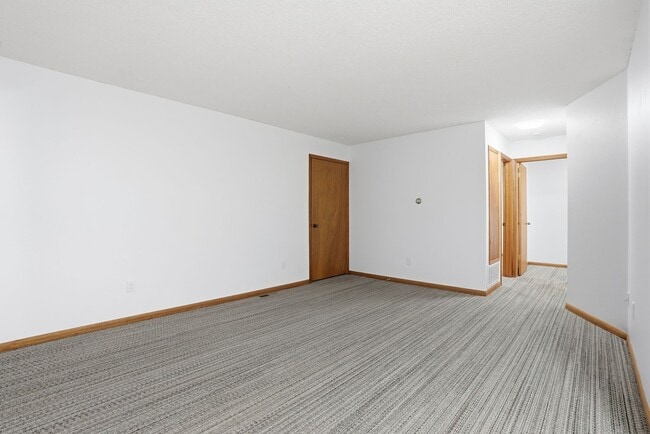 Building Photo - 688 W Kolby Ct