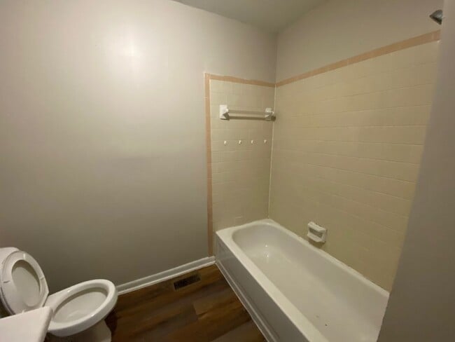 Building Photo - 601 Stratford Dr