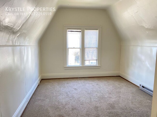 Building Photo - 1130 Marin St