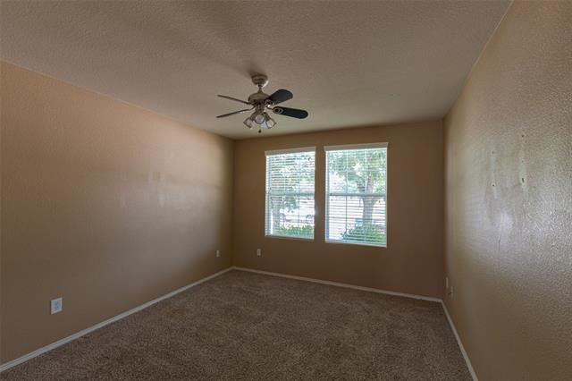 Building Photo - 590 Arthur Dr