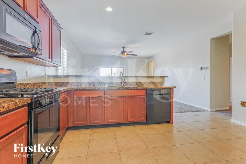 Building Photo - 20392 N Mac Neil St