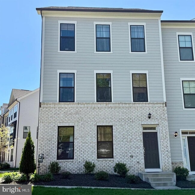 Building Photo - 128 Kinross Ln