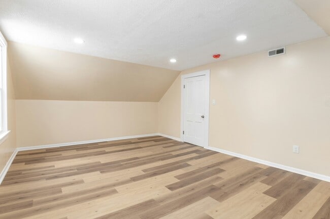 Building Photo - 3794 W 38th St