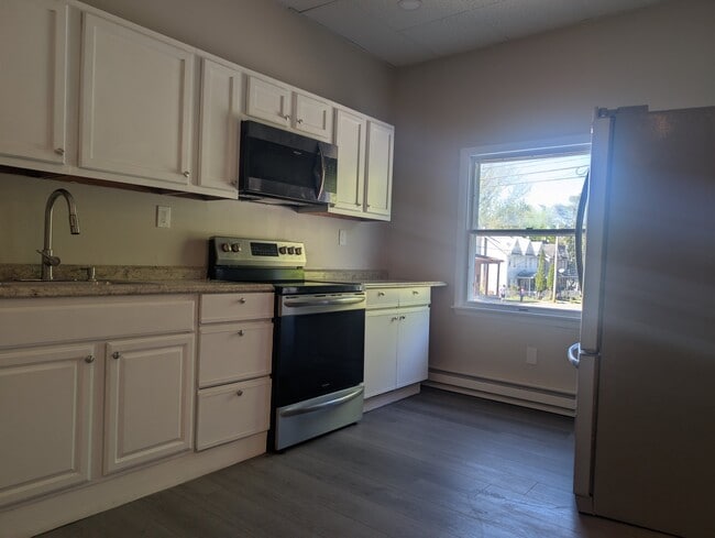 Building Photo - 500 Marion St