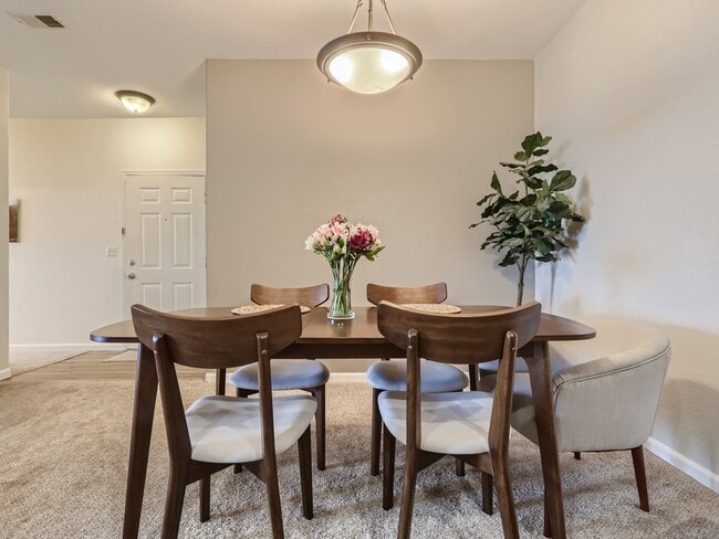 Building Photo - 9538 W San Juan Cir