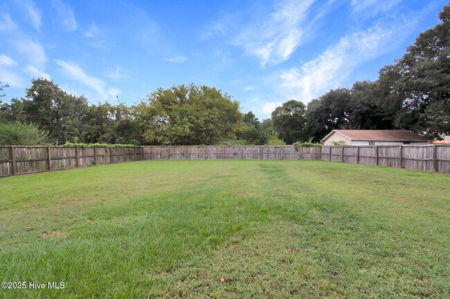 Building Photo - 102 Conley Hills Dr