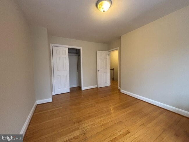 Building Photo - 7028 Heathfield Rd