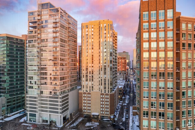 Building Photo - Admirals Pointe