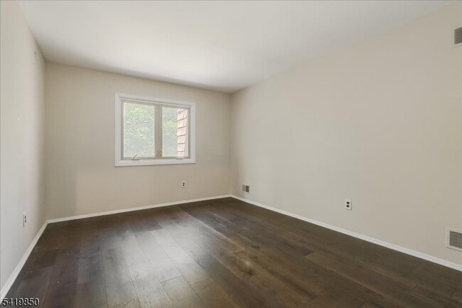 Building Photo - 83 Patriots Rd