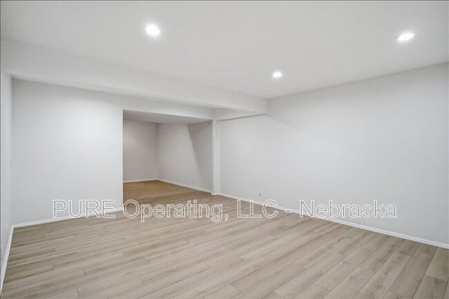 Building Photo - 15527 Mason Cir