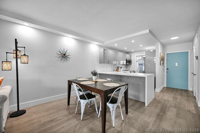 Building Photo - 400 SE 10th St