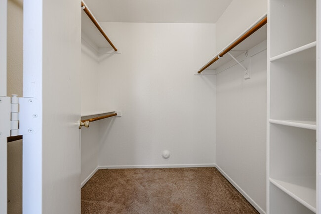 Building Photo - 1850 N 84th Ln