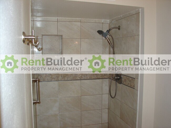 Building Photo - 14104 Turner Pl NE