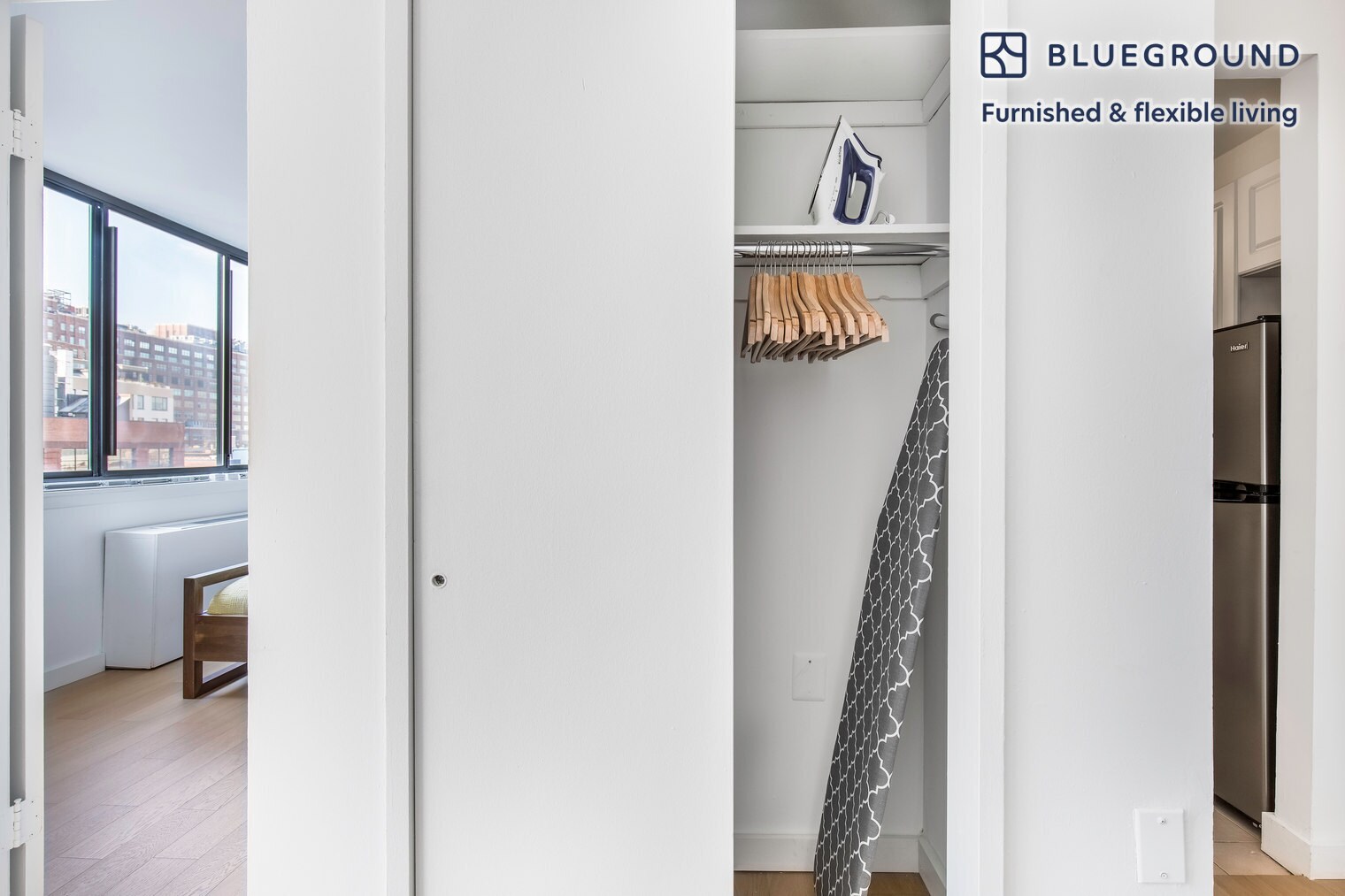 Building Photo - 250 W 19th St