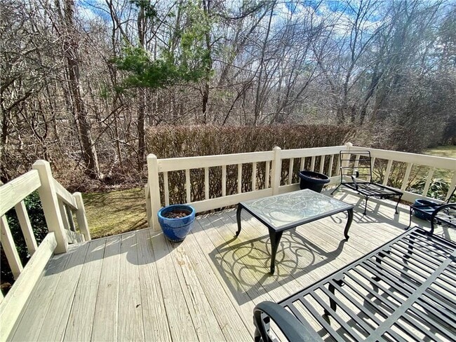 Building Photo - 9 Shadow Brook Ln