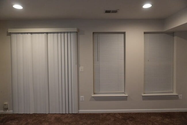 Building Photo - 2235 Diloreta Dr