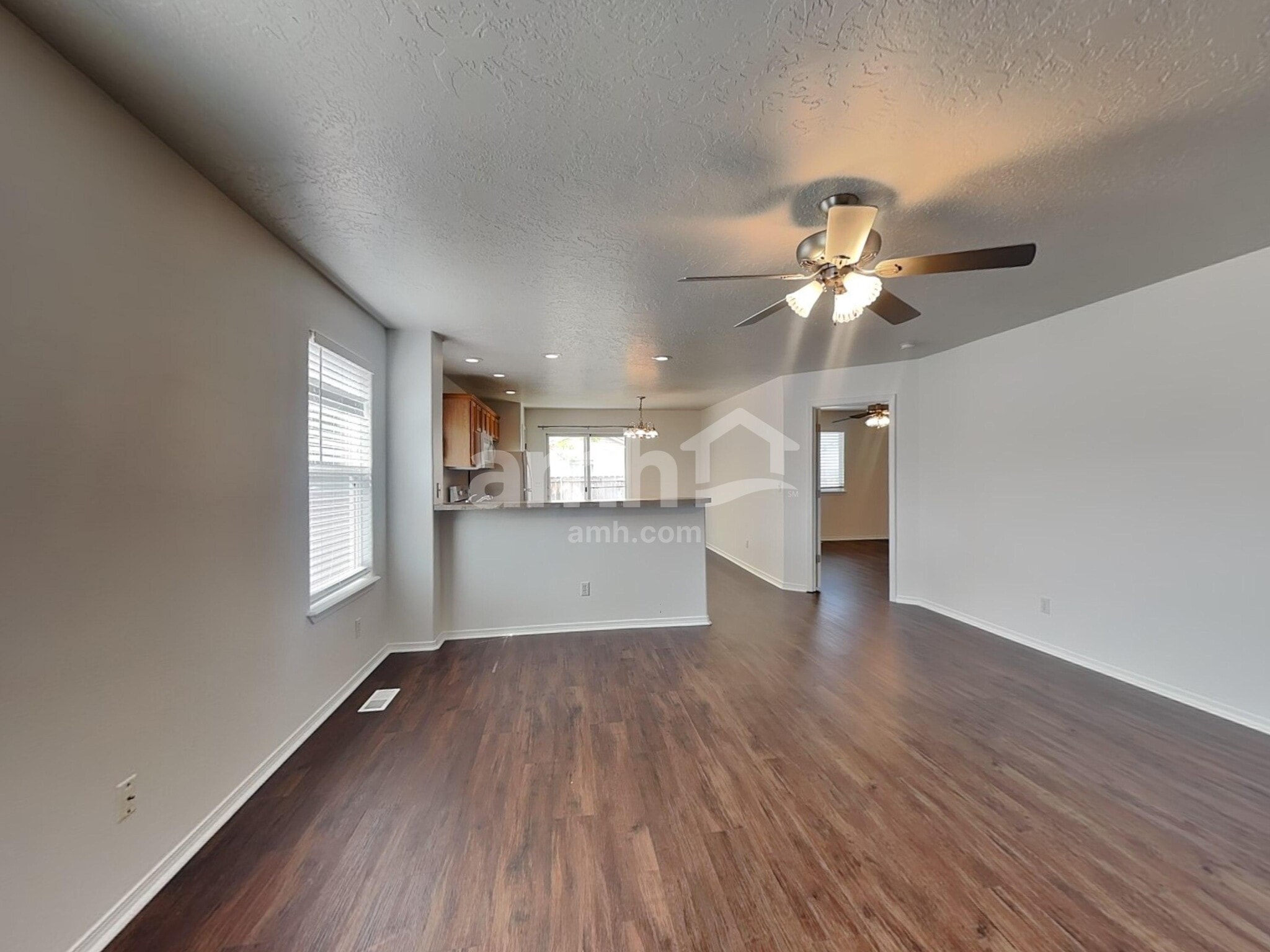 Building Photo - 3315 W Wave Dr