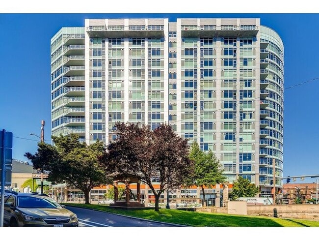Building Photo - Heart of Goose Hollow Furnished Condo W/ V...