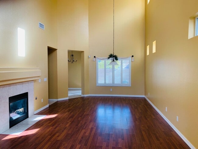 Building Photo - Beautiful Home In Rancho Sahuarita Located...