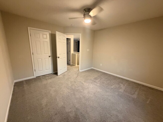 Building Photo - 1325 Horse Shoe Bnd