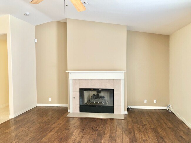 Building Photo - Light & Bright Single-Story Home in the Heart of Fallbrook, Complete with Private, Fully Fenced B...