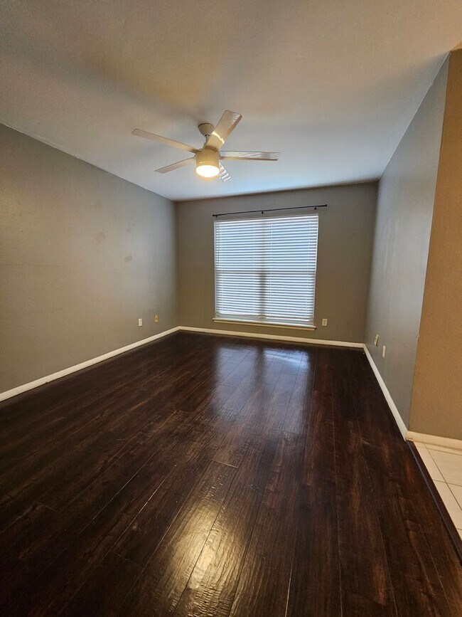 Building Photo - (2) Bed/(2) Bath with View of OU Golf Course in Cardinal Creek AVAIL NOW!