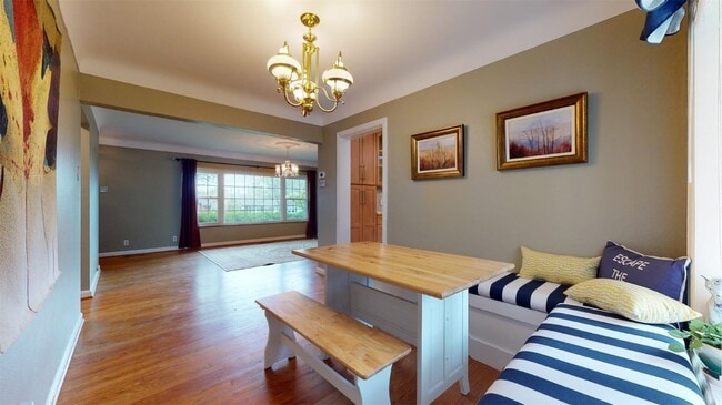 Building Photo - 31 S Tealwood Dr