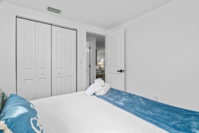 Building Photo - The peaceful place