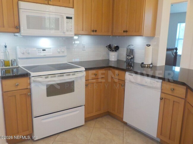 Building Photo - 1761 Oak Grove Dr S