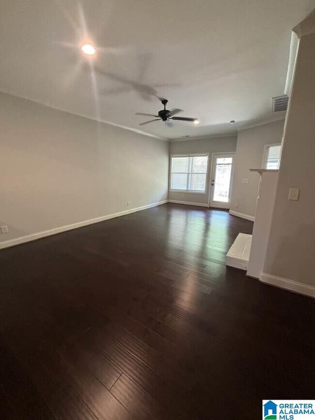 Building Photo - 4215 Lennox Dr
